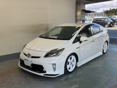 TOYOTA PRIUS