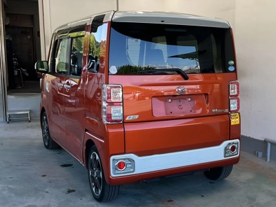 DAIHATSU WAKE