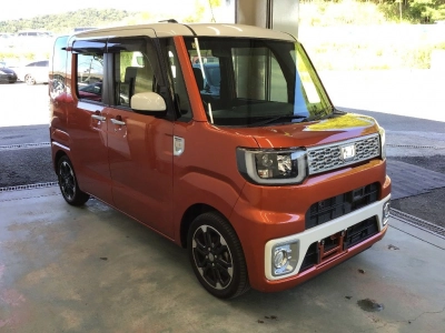DAIHATSU WAKE