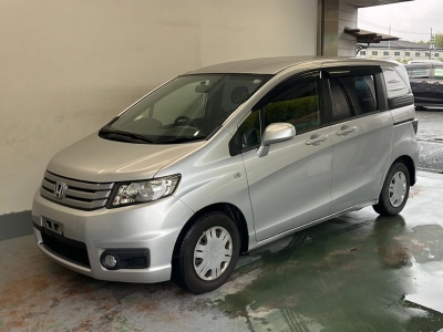 HONDA FREED SPIKE