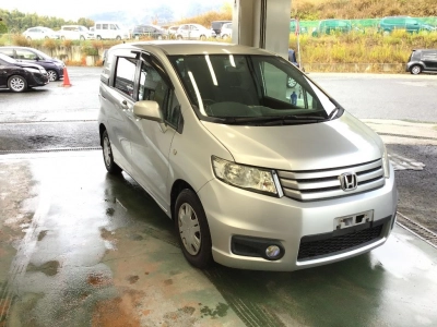 HONDA FREED SPIKE