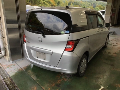 HONDA FREED SPIKE