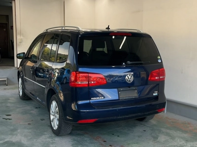 VOLKSWAGEN GOLF TOURAN