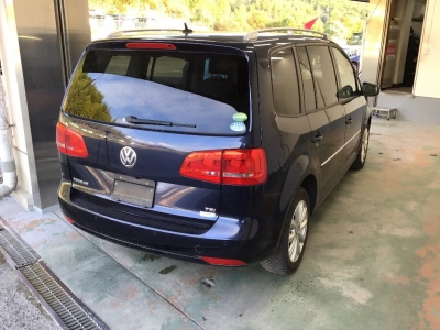VOLKSWAGEN GOLF TOURAN