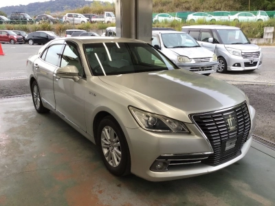 TOYOTA CROWN HYBRID