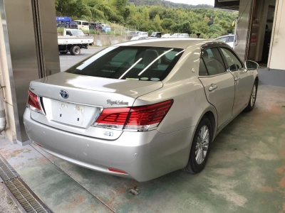 TOYOTA CROWN HYBRID