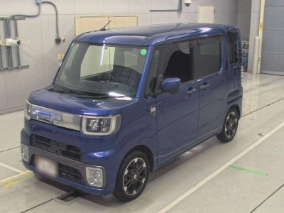 DAIHATSU WAKE