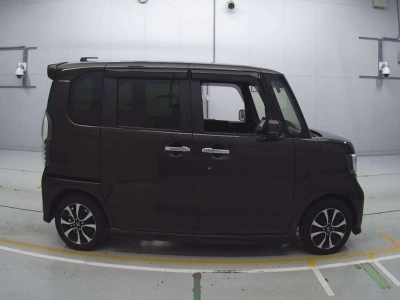 HONDA N BOX CUSTOM