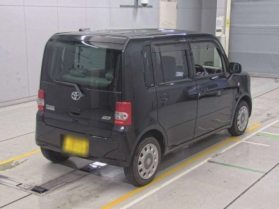 TOYOTA PIXIS SPACE
