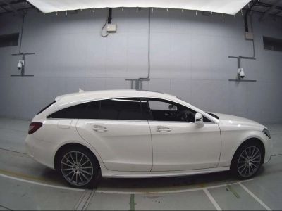 MERCEDES BENZ CLS SHOOTING BRAKE