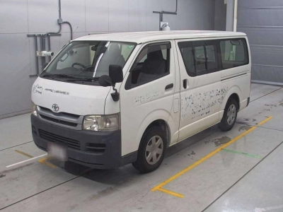 TOYOTA REGIUS VAN