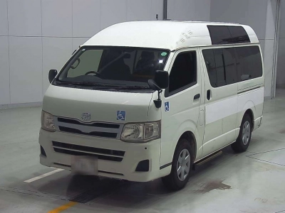 TOYOTA HIACE VAN