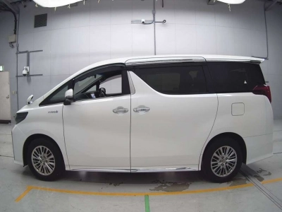 TOYOTA ALPHARD HYBRID