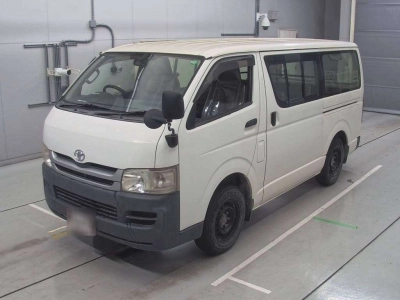 TOYOTA REGIUS VAN