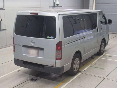 TOYOTA REGIUS VAN