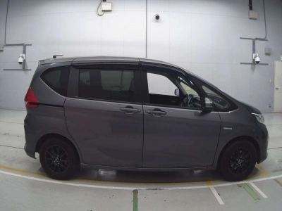 HONDA FREED + HYBRID