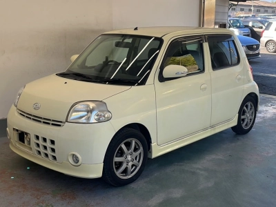 DAIHATSU ESSE
