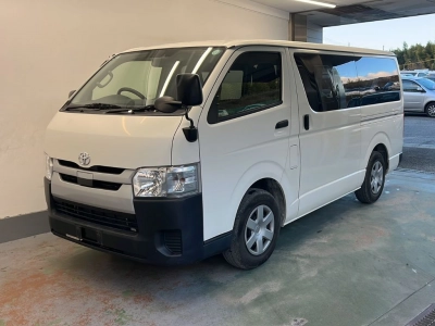 TOYOTA REGIUS VAN