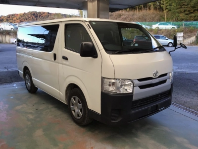 TOYOTA REGIUS VAN