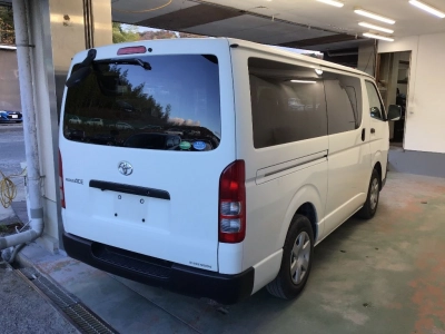 TOYOTA REGIUS VAN