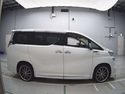 TOYOTA VELLFIRE HYBRID
