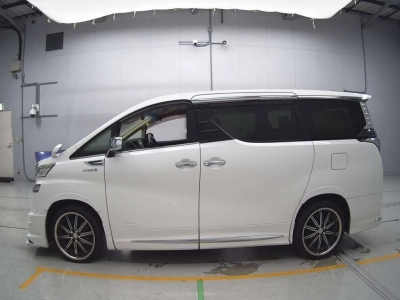 TOYOTA VELLFIRE HYBRID