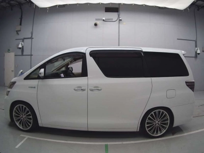 TOYOTA VELLFIRE HYBRID