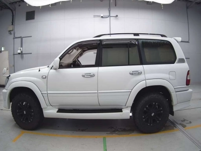 TOYOTA LAND CRUISER 100