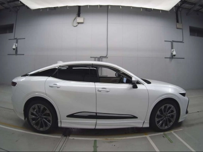 TOYOTA CROWN CROSSOVER