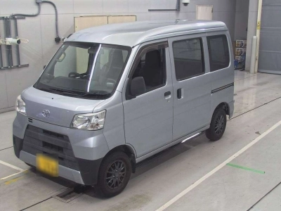 TOYOTA PIXIS VAN