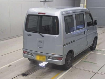TOYOTA PIXIS VAN