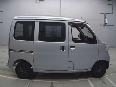 TOYOTA PIXIS VAN