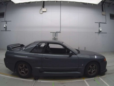 NISSAN SKYLINE