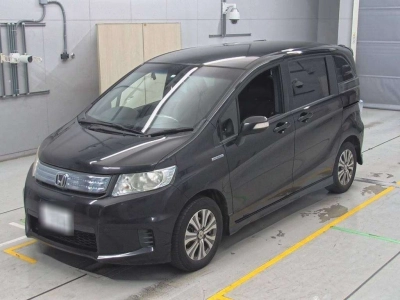 HONDA FREED SPIKE HYBRID