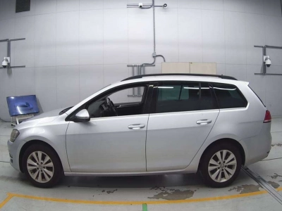 VOLKSWAGEN GOLF VARIANT