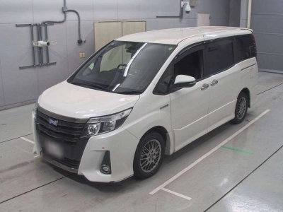 TOYOTA NOAH