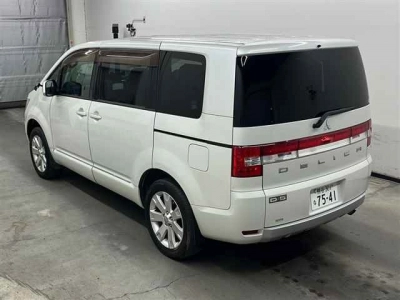 MITSUBISHI DELICA D:5