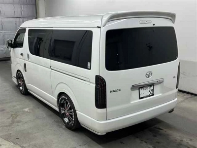 TOYOTA HIACE WAGON