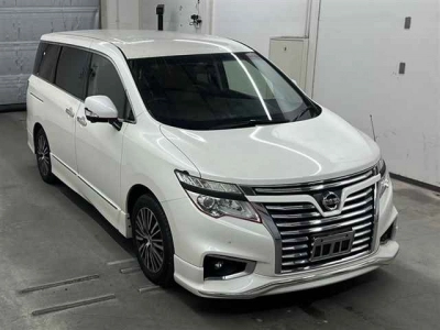 NISSAN ELGRAND