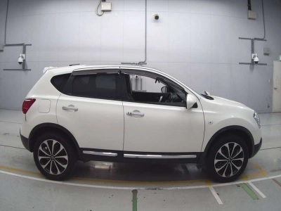NISSAN DUALIS