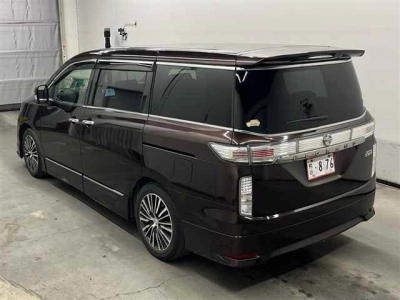 NISSAN ELGRAND
