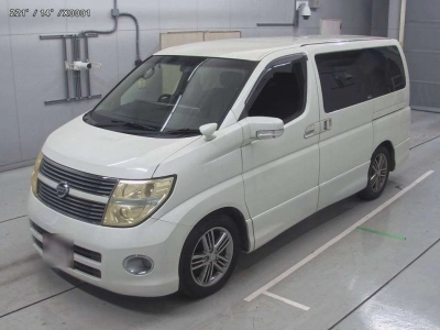 NISSAN ELGRAND