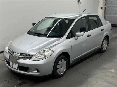 NISSAN TIIDA LATIO