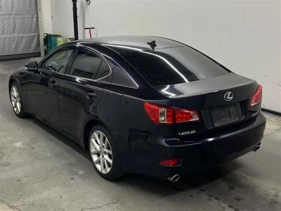 LEXUS IS