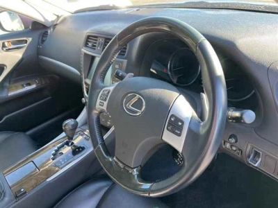 LEXUS IS