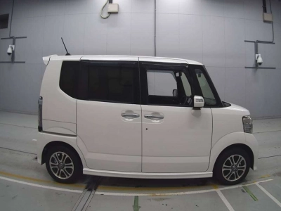 HONDA N BOX CUSTOM