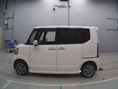 HONDA N BOX CUSTOM