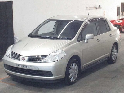 NISSAN TIIDA LATIO