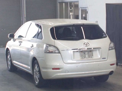 TOYOTA MARK X ZIO