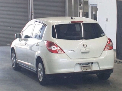 NISSAN TIIDA